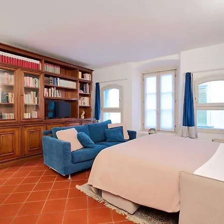 Il Salotto Sul Gombito Apartment *