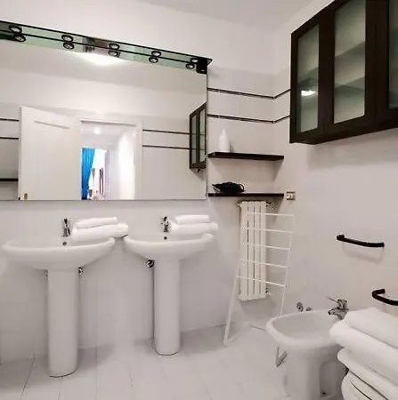 Il Salotto Sul Gombito Apartment *